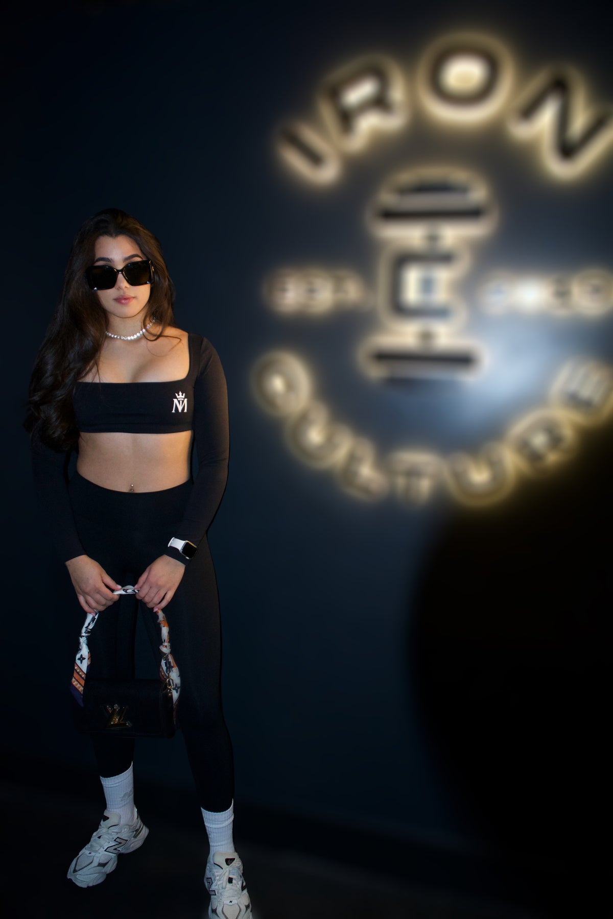 Black Dominant ( PRE-ORDER )